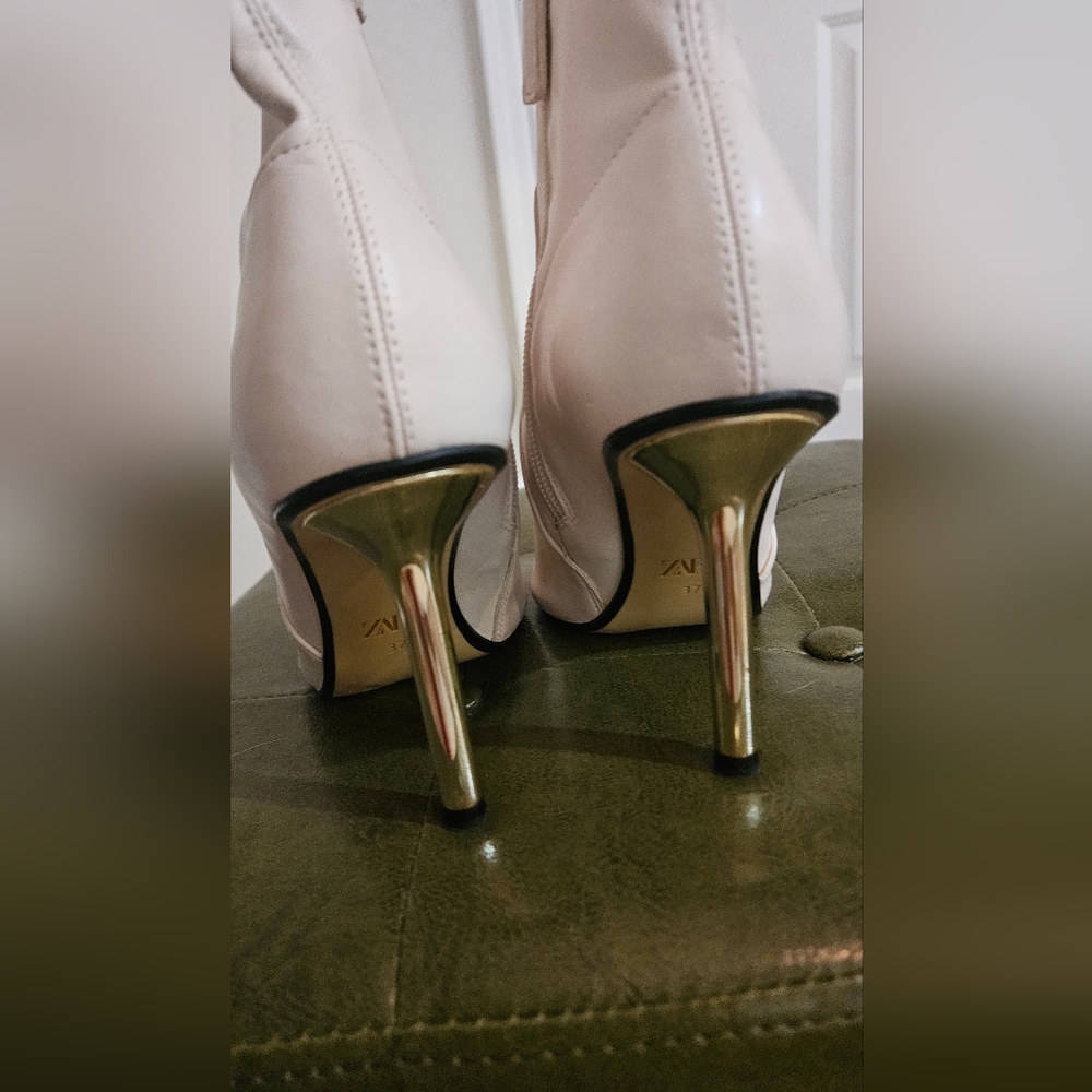 ZARA Cream/ivory Gold Stiletto Heeled Zip Booties. 3.75". Size US 6.5 - Picture 7 of 15
